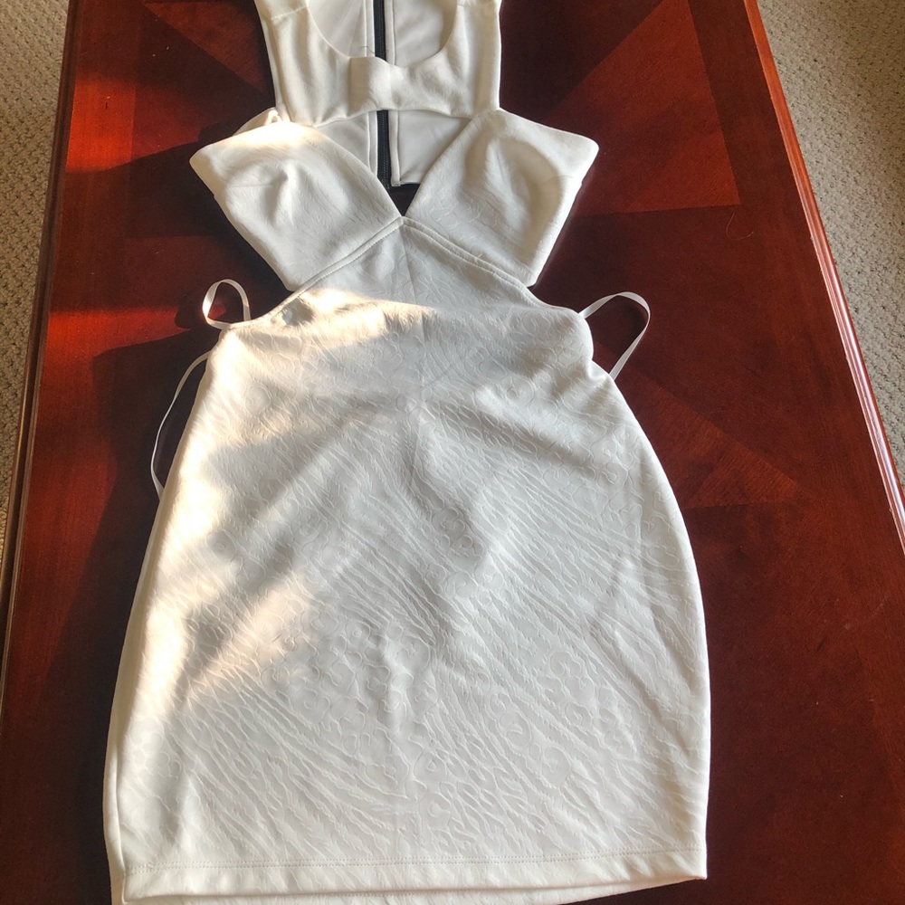 Dress - Picture 3 of 5
